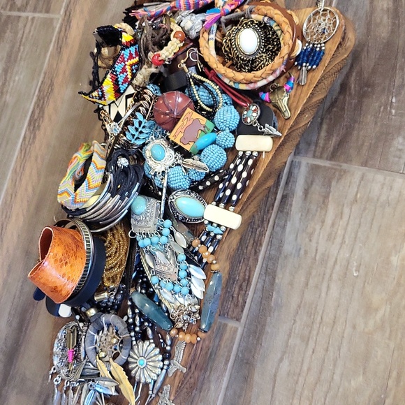 Unbranded Jewelry - Craft Jewelry, Broken Beauties, Missing Stones, Single Earrings, Etc.